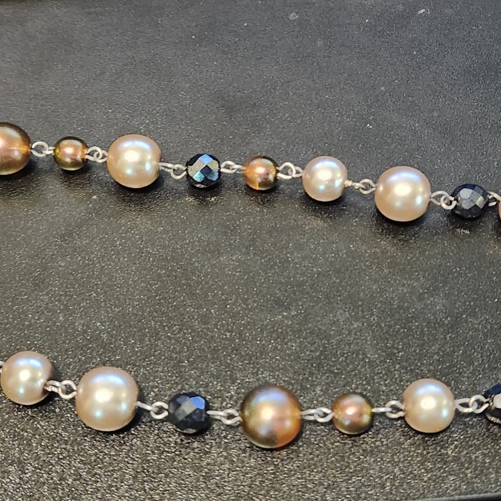 Sabika Winter 2011 Elegant Pearl and Black Necklace